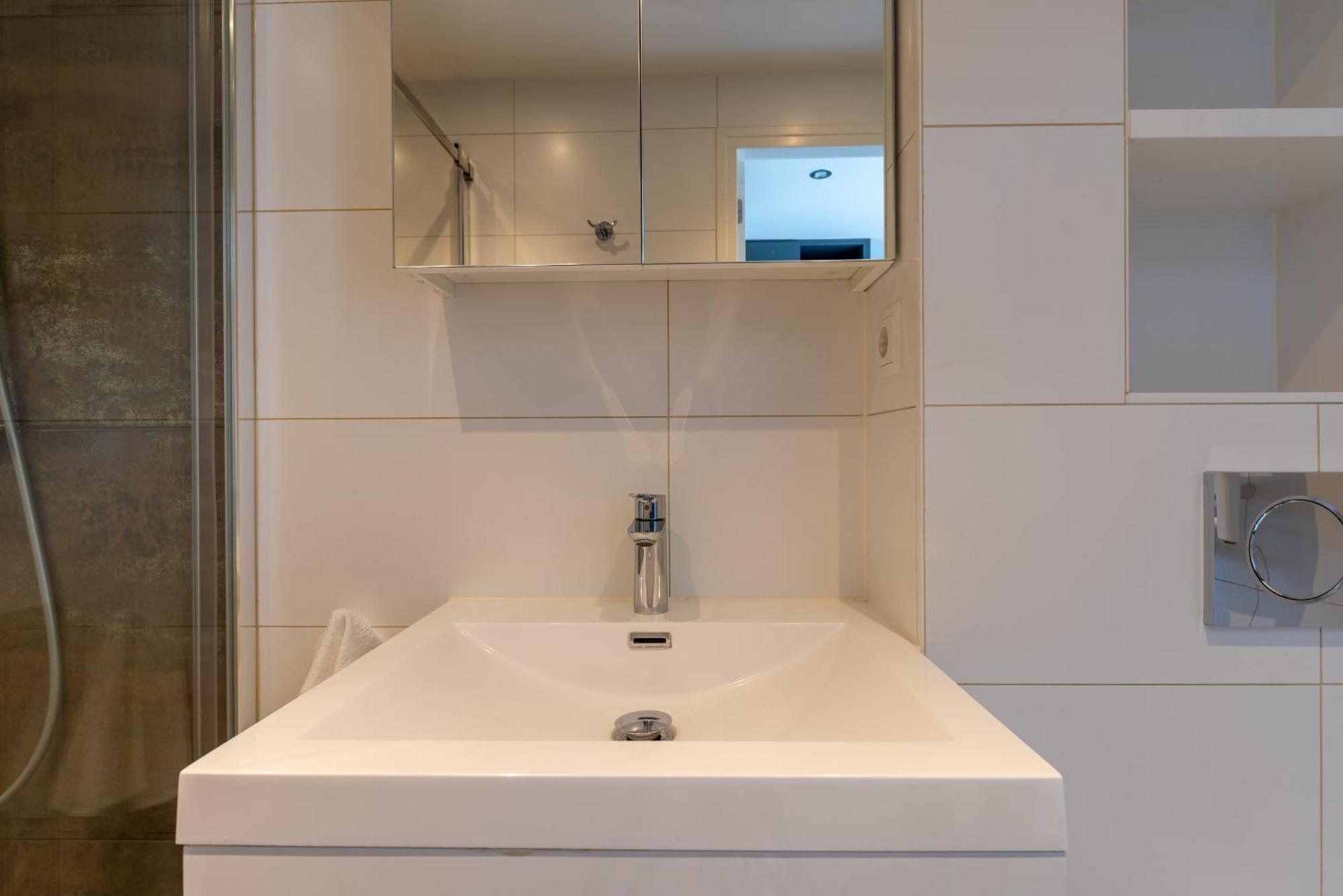 Stylish Apartments In The Heart Of Breda City Center Стая снимка